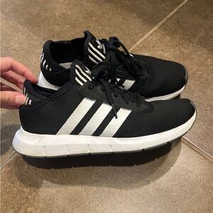 adidas Swift Run X Shoes Women's Size 8 Black